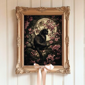 Pintura nocturna de gato negro gótico con Sakura, arte mural de luna llena con flores de cerezo, estampado de gatito gótico cottagecore oscuro y melancólico, regalo de gato de Dark Academia