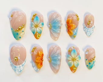 Uñas postizas Holiday Bloom Elegance: Uñas cortas almendradas/Uñas con flores/Uñas amarillas/Uñas veraniegas naranjas y verdes/Uñas con forma de concha/Uñas de cumpleaños