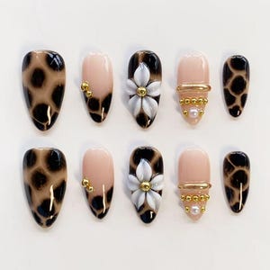 Sköldpaddsfärgade press-on naglar/Långa mandelnaglar/3D-blommor med leopardmönster/Guldfärgade pärlkedja-naglar/Retro lyxnaglar/Höstnaglar/Egendesignade naglar