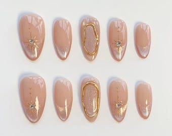 Uñas francesas con purpurina rosa estilo ojo de gato / Uñas postizas largas estilo almendra / Uñas cromadas doradas / Uñas con estrellas / Uñas elegantes / Uñas de cumpleaños / Uñas personalizadas