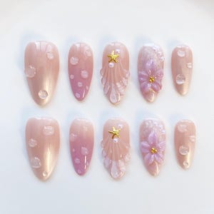 Unhas lavanda de verão/Unhas roxas prensadas/Unhas amêndoas longas/Unhas com flores desabrochando/Unhas festivas/Unhas elegantes de aniversário/Unhas postiças personalizadas