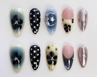 Schwarze Blume Drücken Sie auf Nägel kurze Almond Nails/Moon Nails/Stern Nägel/Black Polka Dots Nägel/Airbrunsh Nägel/Süße Nägel/Kawaii Nägel