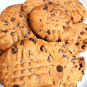 Peanut Butter Chocolate Chip and Sea Salt Cookies(2 dozen)