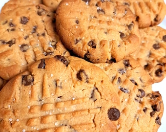 Peanut Butter Chocolate Chip and Sea Salt Cookies(2 dozen)