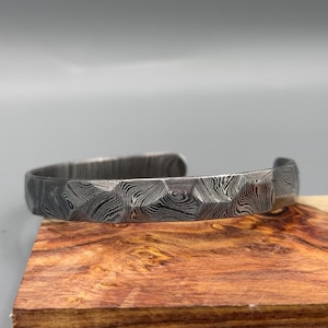 Damascus Diamond Cut Bangle Handcrafted with Precision Hammered Damascus Steel Cuff Bracelet, Metal Wrist Hand Forged Christmas Gift for Him