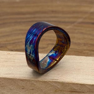 Colorful Titanium Heat Anodized Handmade Wedding band 5mm| Unique Titanium Random Pattern| Anniversary Ring Gift for Him| CURVED CUSTOM RING