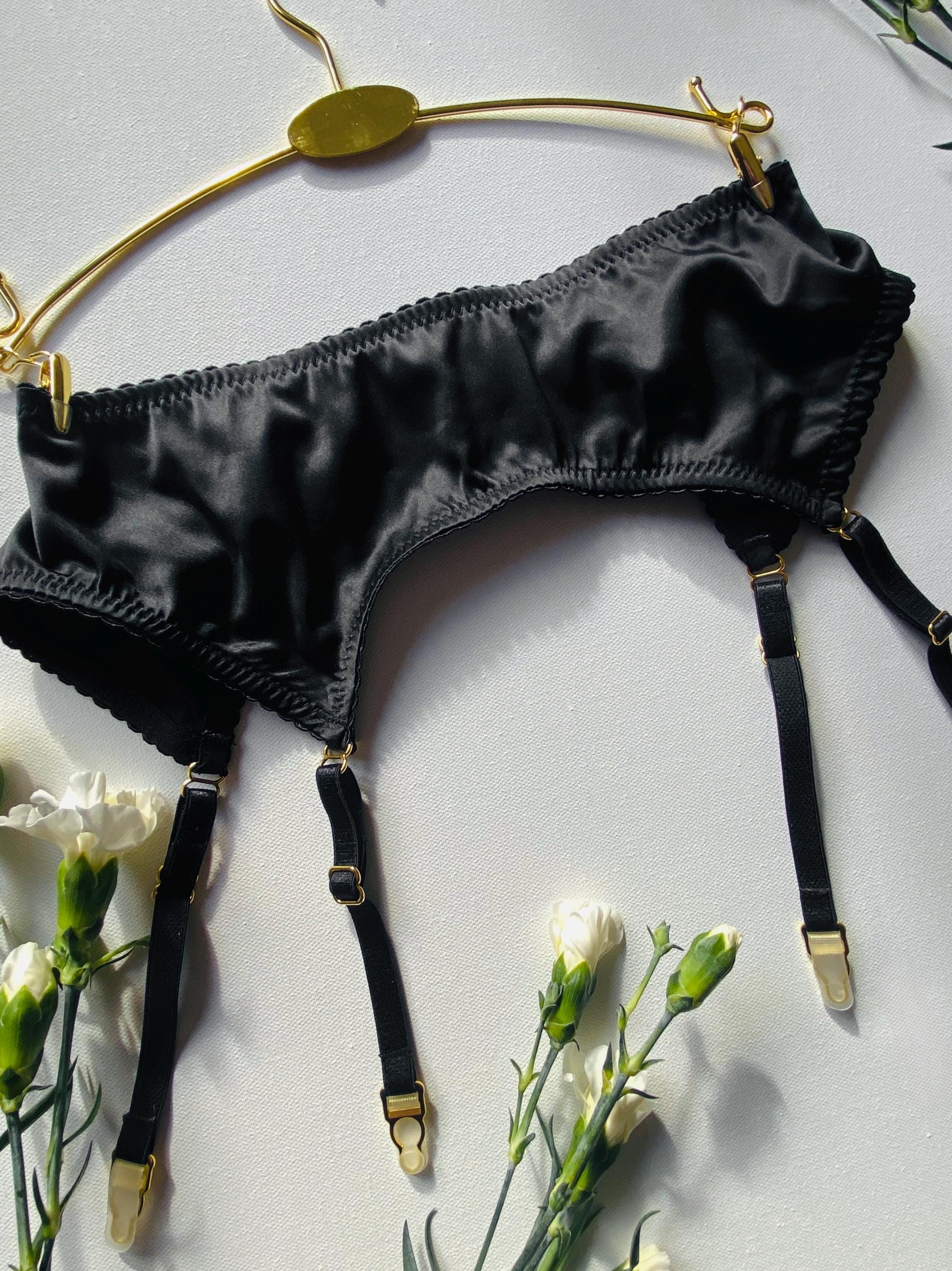 luxury garter belt Christian Dobrick ist der erste Traineraus dem Stab eines  Bundesligavereins,der sich als homosexuell outet.Hier spricht er über sein  jahrelangesVersteckspiel – und ein Gespräch mitJürgen Klopp, das die Wende  brachte. Das ganze Interview main image 0