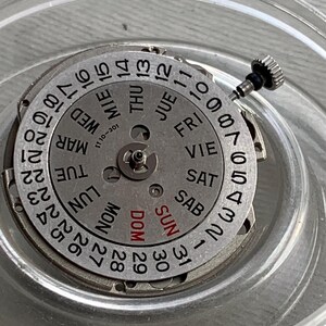 Movimento automatico Orient 46941, 21 rubini, indicazione giorno/data, testato e funzionante. immagine 15
