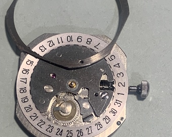 Seiko 7439 Quartz Movement, 2 Jewels, Clean Condition