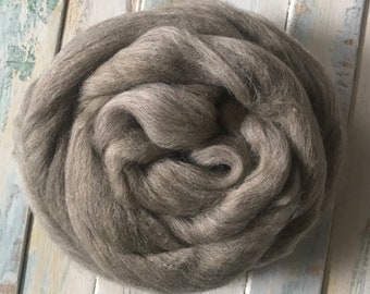 European Mix - Warm Grey, Medium-Fine Wool Roving - 100% Natural, 26 Micron - Great for Spinning, Weaving, and Felting, 100 grams (3.5oz)