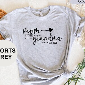 Chemise personnalisée maman est grand-mère est, t-shirt grossesse, chemise grand-mère, chemise maman grand-mère, chemise faire-part de grossesse, nouvelle chemise grand-mère
