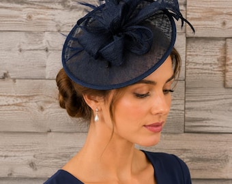 Cappello fascinator blu navy, accessorio per capelli da sposa per il Kentucky Derby, fermaglio per capelli per invitata a un matrimonio.