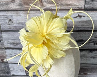 Light Yellow Fascinator Hat Wedding Races Royal Ascot Kenutcky Derby Headband Clip