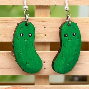 Cute Dill Pickle Earrings, Quirky Food Earrings, Kawaii Vegetable Jewelry, Gift for Foodie, Cute Dangle Earrings, Gag Gift