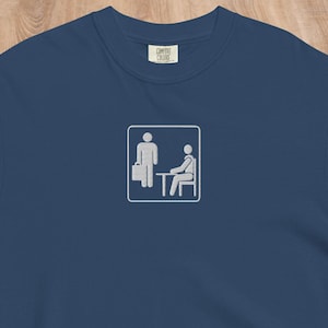Camiseta de The Office / Camiseta inspirada en el logotipo de Dunder Mifflin / Merchandising divertido del programa de televisión / Camiseta unisex de colores cómodos / Camiseta bordada / Regalo para fanáticos de The Office