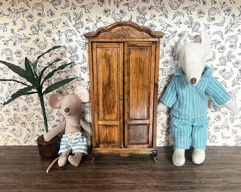 Vintage Miniatur Holzkleiderschrank, Perfekt für Maileg Maus/Mäuse