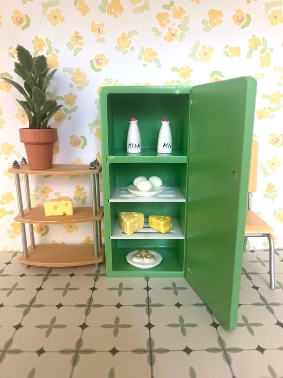 レトロなデザインのミニチュアキッチンセット