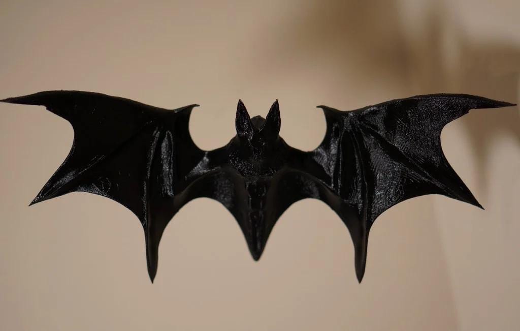 Vampire Bat – 3D Printed Halloween Decoration – Handmade Flying Bat Sculpture – Gothic Home Décor