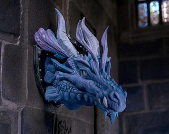 Trofeo de dragón hada pintado a mano: decoración de pared de fantasía impresa en 3D