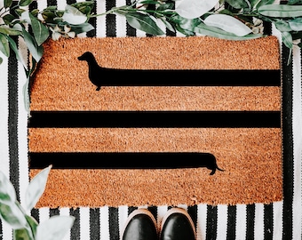 Dachshund Doormat | Dog Name Welcome Mat | Sausage Dog Lover Gift | Funny Wiener Dog Coir Door Mat  | Cute Dog Doormat  | Home Welcome Decor