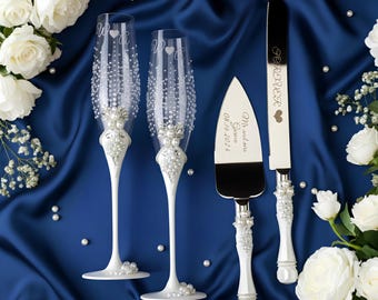 Wedding Champagne Flutes and Cake Server Set, Personalized Bride and Groom Glasses, Engraved Wedding Knife and Server, Bridal Gift Set