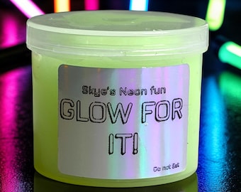Scented Neon Green Glow-in-the-Dark Slime (2.5 oz) – Skye Blakely Slimes