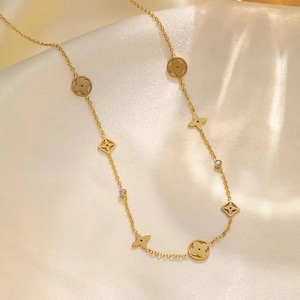Geometric necklace made of stainless steel, hollowed out with four-leaf clover, stars, flowers, gift for her