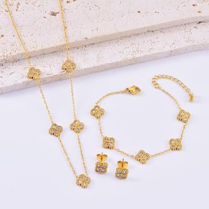 18K Gold Plated Zircon Four Leaf Clover Jewelry Set Fashion Gold Lucky Clover Earrings Bracelet & Necklace