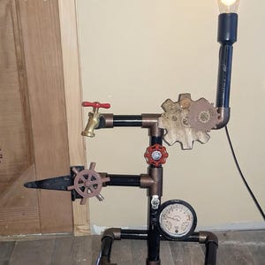 Pipe Lamp-Steampunk lamp-edison-Table lamp-Desk lamp-Rustic home decor-Gift-Farmhouse decor-Home decor-Desk accessories-Industrial lighting