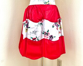 Vintage (NOS) 50s-60s Red and Floral Polished Cotton Half Apron with Large Pocket