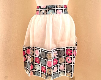 Vintage 50s-60s White Organdy Apron with Grey and Pink Floral Chintz Pockets and Waistband