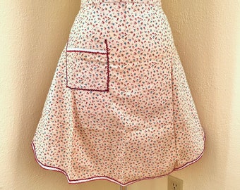 Vintage 60s-70s Peachy Pink Calico Apron with Red Scallop Trim