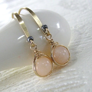 Opal Ohrringe, Rosa Opal Ohrringe, Gold Ohrringe, Natürliche Rosa Opal Edelstein, Rosa Ohrringe, Oktober Birthstone Ohrringe - Pendel