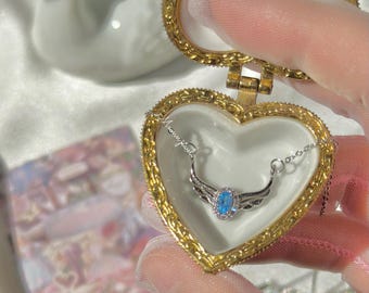Barbie swan lake odette necklace