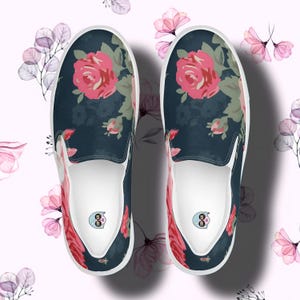 Women&#39;s Roses Slip-On Canvas Shoes: Floral Print Sneakers