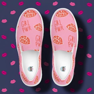 Women&#39;s Lip Print Canvas Slip-On Sneakers: Trendy Casual Shoes