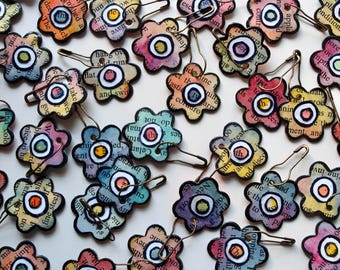 Petites breloques florales artisanales pour le junk journaling : lot de 5, fleurs de style artistique
