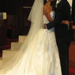 Design your Raw Edge MONOGRAM VEIL up to 20 feet long, personalization embroidered  in any color thread