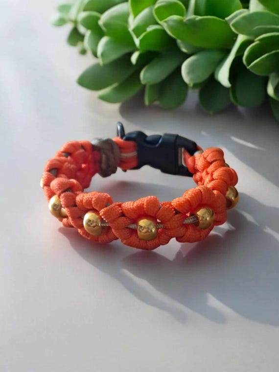 Cat and Dog Fabulous - A Paracord Collar for Cats, Dogs & Other Animals