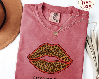 Women's Valentine's Day Lips & Leopard Print T-Shirt - Short Sleeve Crewneck Loose Fit Top