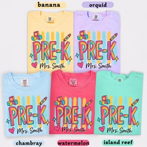 T-shirt patchwork effet imitation enseignante, T-shirt personnalisé avec nom et couleurs confortables, T-shirt fleuri style universitaire, Cadeau pour enseignante, Rentrée scolaire