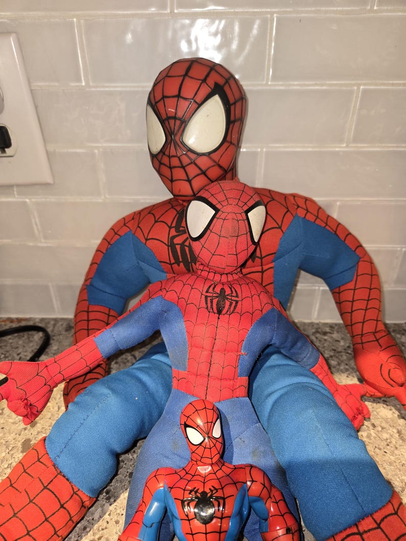 THREE (3) SPIDER-MAN Toy Dolls Action Figures 20" - 14" - 6" Marvel image 2