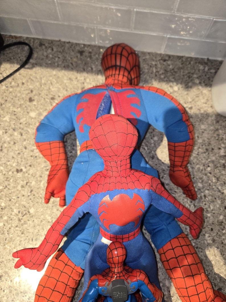 THREE (3) SPIDER-MAN Toy Dolls Action Figures 20" - 14" - 6" Marvel image 4