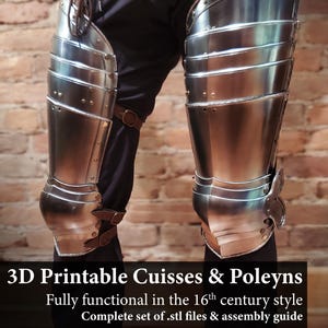 Könnte beinhalten: Glänzende, metallische 3D-gedruckte Cuisses und Poleyns im Stil des 16. Jahrhunderts. Das Bild zeigt die Rüstung an den Beinen einer Person, mit sichtbaren Schnallen und Riemen. Der Text lautet "3D Printable Cuisses & Poleyns" und "Nico's Printed Antiques."