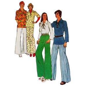 Peut inclure: Illustration de quatre personnages vêtus de tenues des années 1970. Les tenues comprennent des pantalons pattes d'éléphant blancs, verts et rayés, associés à des chemises à motifs et une tunique bleue. L'image présente la mode vintage.