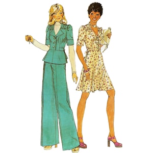 Puede incluir: Ilustración de dos mujeres con moda vintage. Una lleva un traje pantalón verde azulado con una chaqueta de manga corta y pantalones de pernera ancha. La otra lleva un vestido con estampado floral con botones en la parte delantera. Ambas llevan tacones de plataforma.