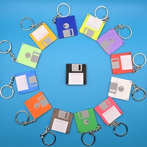 Personalized Floppy Disk NFC Keychain | Customizable NFC Tag Keychain | Floppy Disk Retro Keychain | Social Media