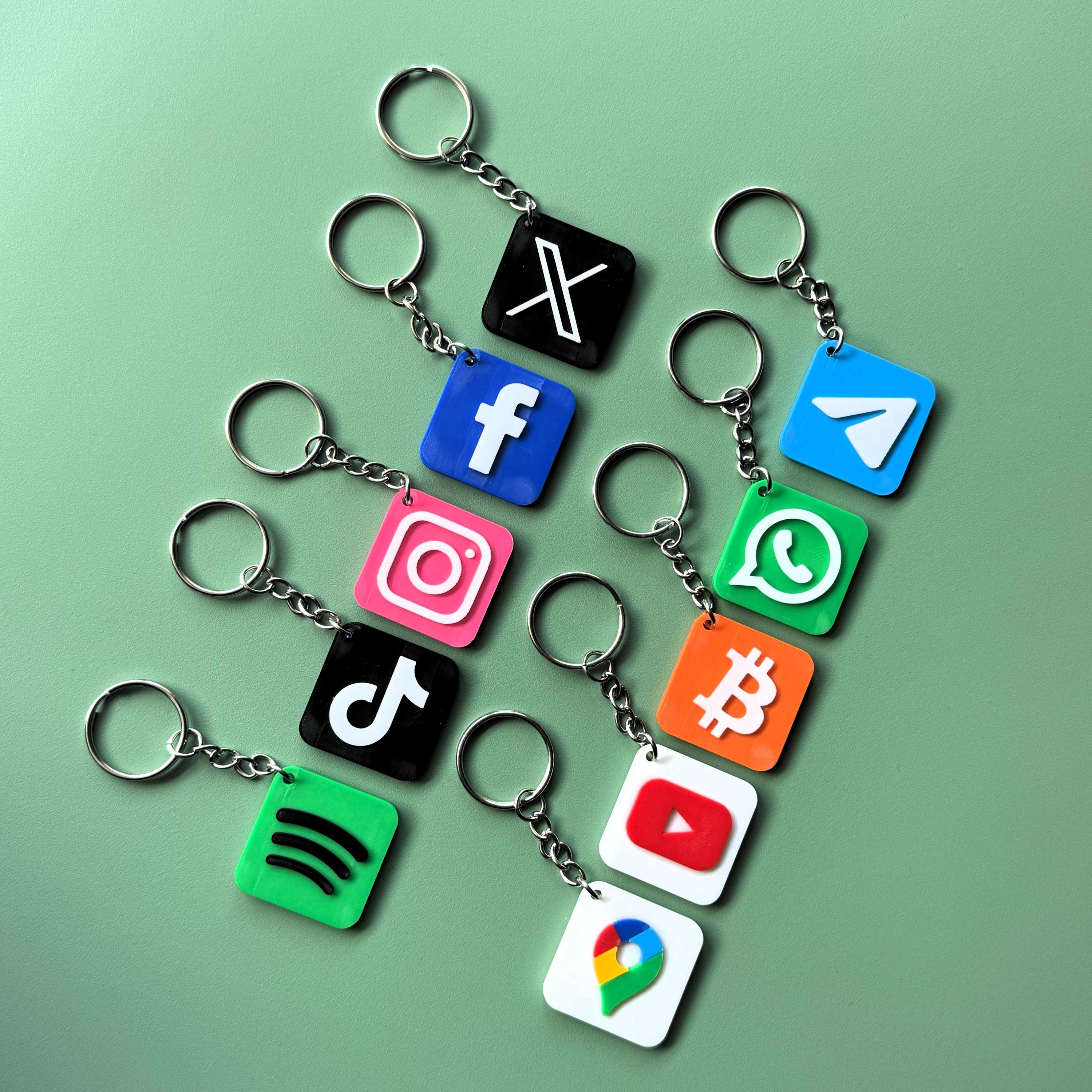 Personalized NFC Keychain | Customizable NFC Tag Keychain with Icon | Instagram, WhatsApp, Bitcoin | Social Media | Gift For Father&#39;s day
