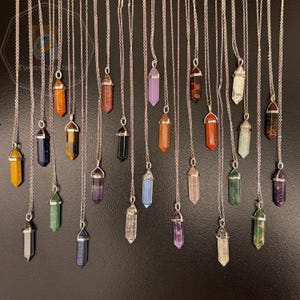 天然水晶ポイントペンダントネックレス：シルバーメッキヒーリングジュエリー