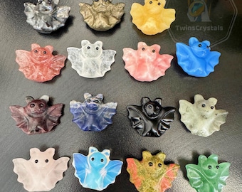 Handmade Crystal Bat Figurine: Gemstone Animal Carving (4cm)